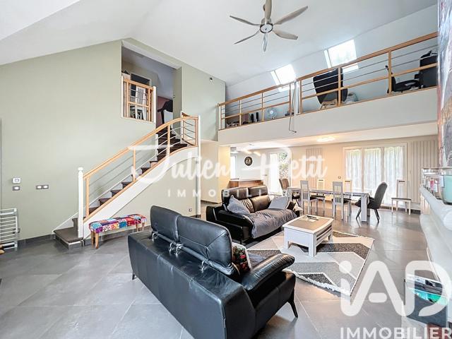 Maison - 170 m² - 8 pièces