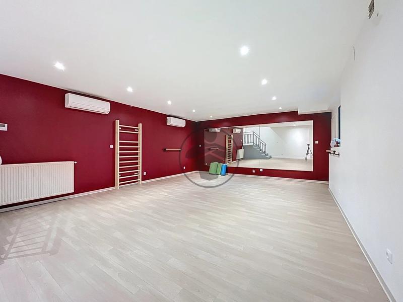 Bureau - 275 m² - 12 pièces