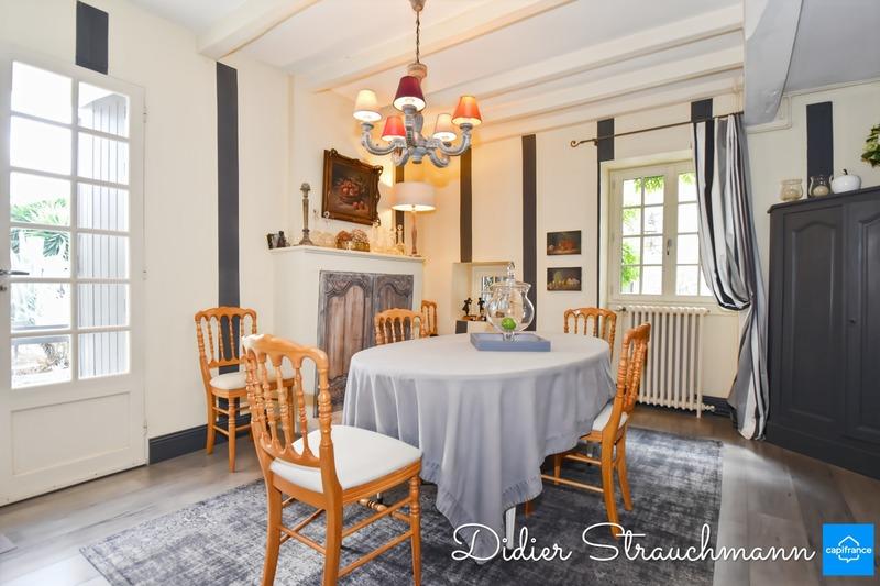 Maison - 322 m² - 8 pièces