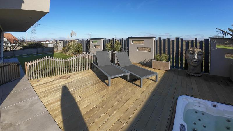 Maison - 253 m² - 8 pièces