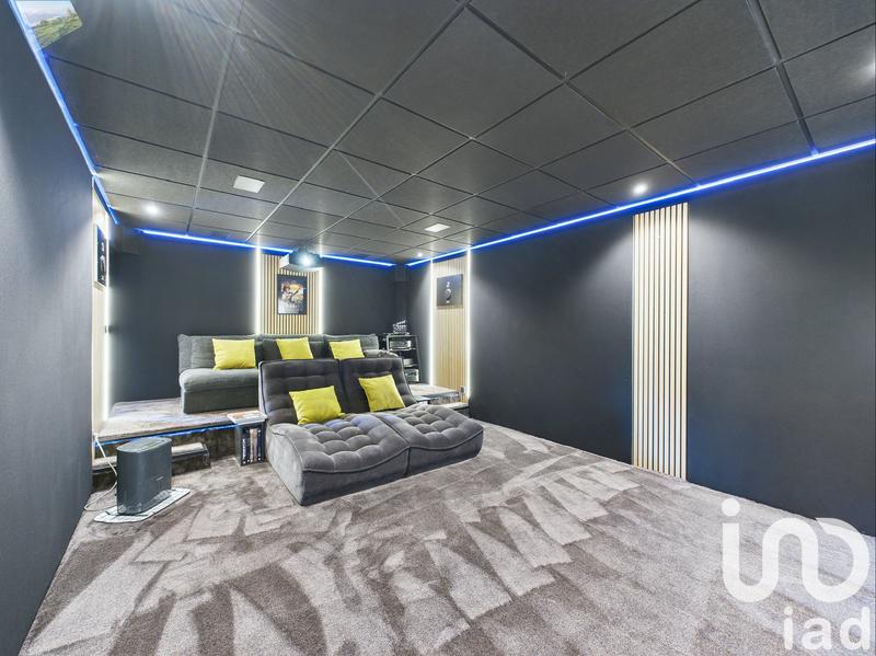 Maison - 213 m² - 6 pièces