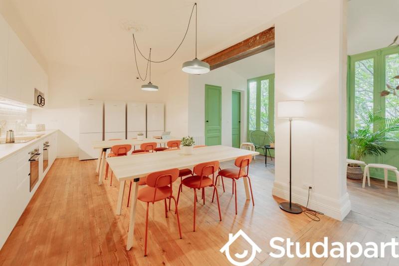 Chambre - 11 m² - 1 pièce