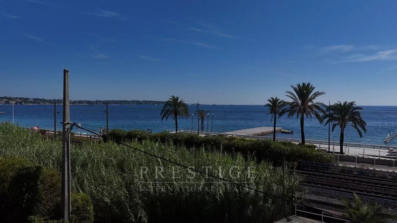 Appartement - 198 m² - 6 pièces