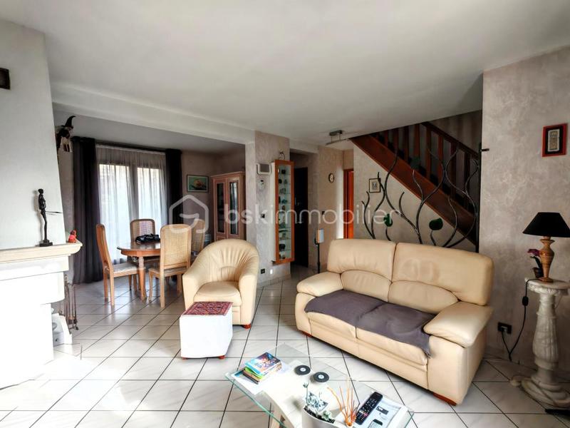 Maison - 90 m² - 5 pièces