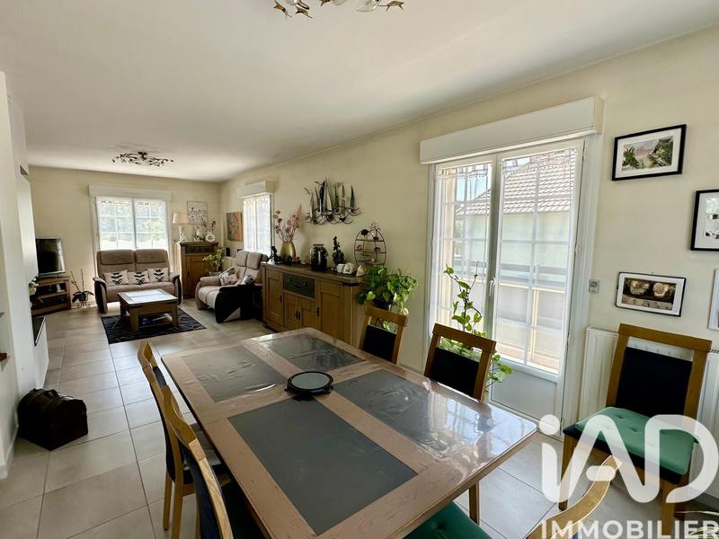 Maison - 185 m² - 8 pièces