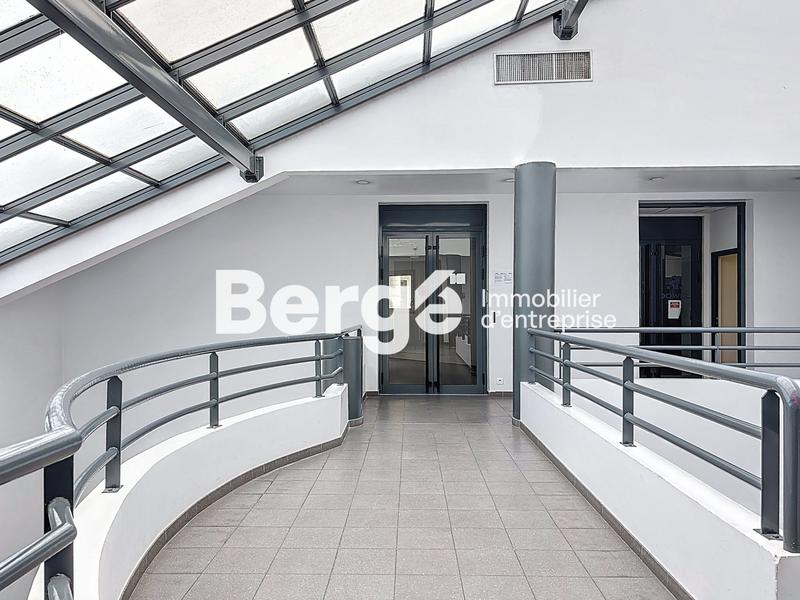 Bureau - 533 m²