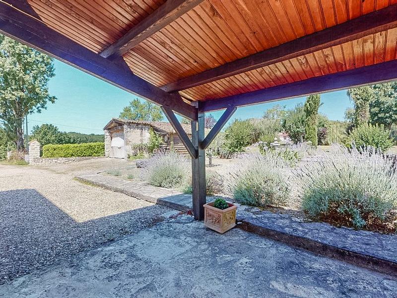 Maison traditionnelle - 293 m² - 10 pièces