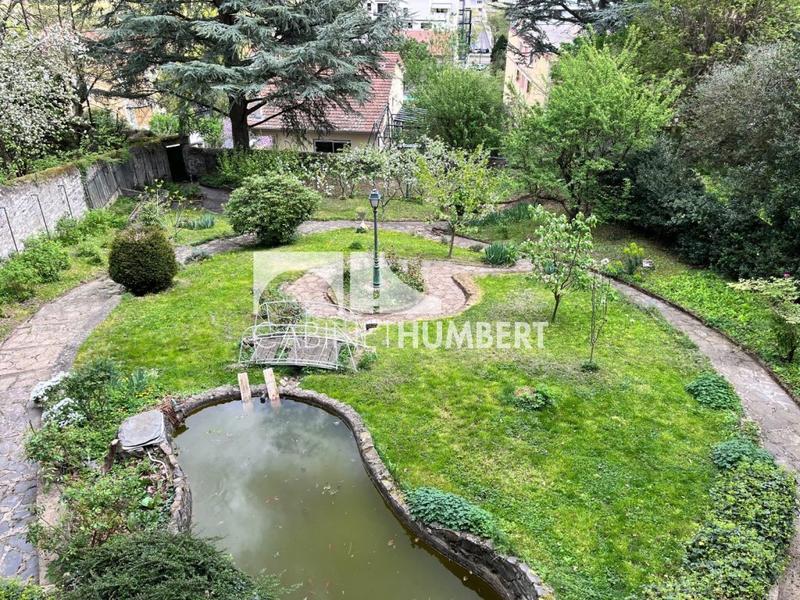 Maison - 275 m² - 8 pièces