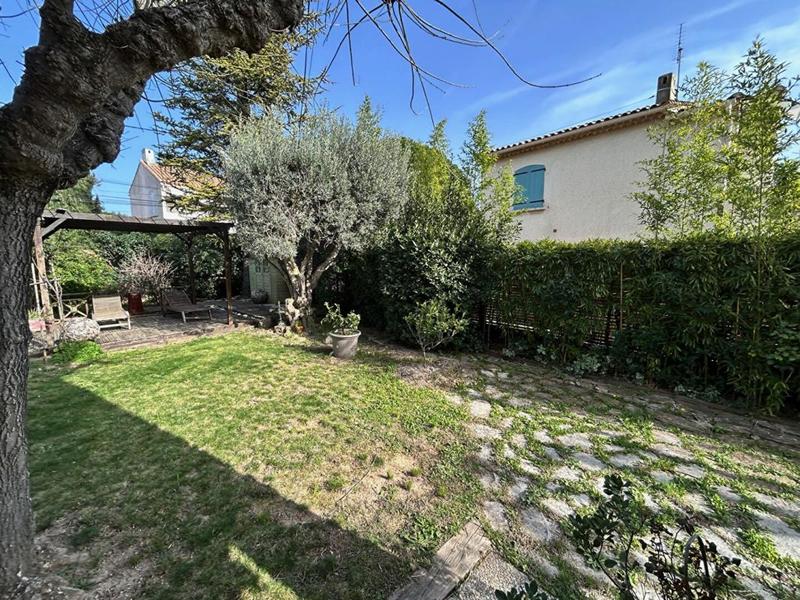 Maison - 227 m² - 6 pièces