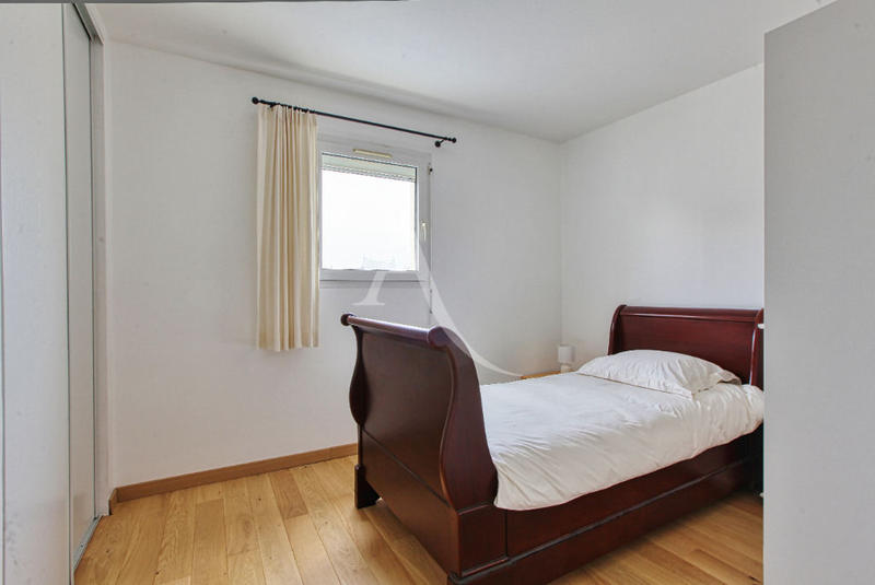 Appartement - 99 m² - 5 pièces