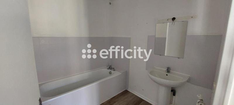 Maison - 176 m² - 8 pièces