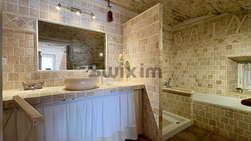 Mas - 220 m² - 8 pièces