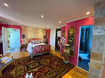 Maison - 181 m² - 7 pièces