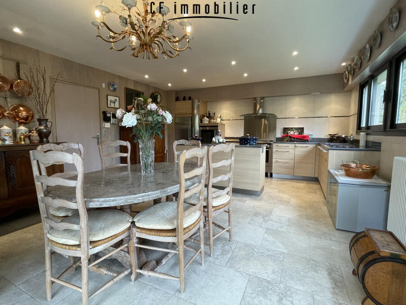 Maison - 455 m² - 9 pièces
