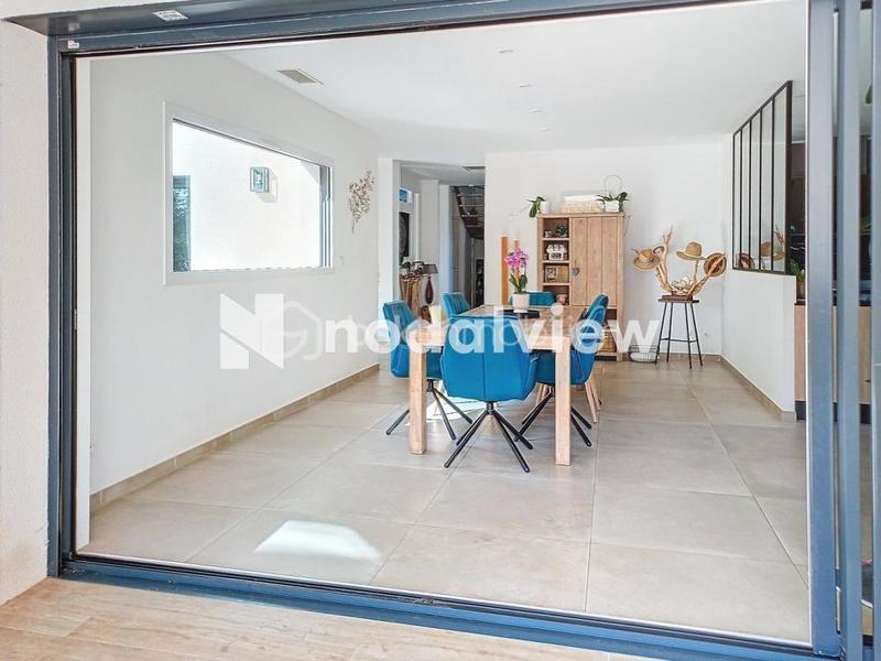 Villa - 220 m² - 8 pièces