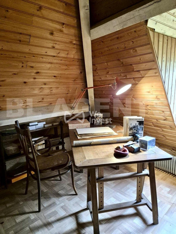 Maison - 257 m² - 11 pièces