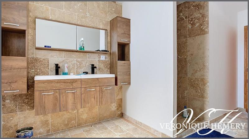 Maison - 198 m² - 5 pièces