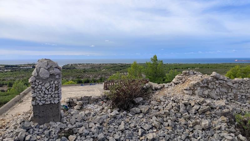 Histoire et paysages : exploration des vestiges militaires de Martigues