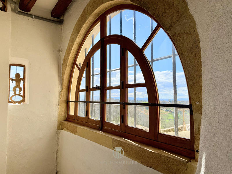 Maison - 317 m² - 13 pièces