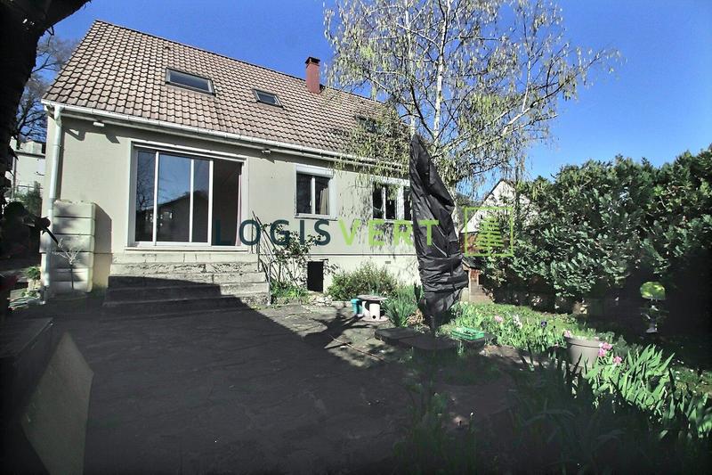 Maison - 122 m² - 8 pièces