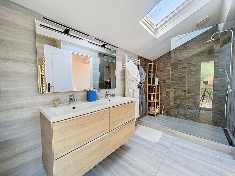 Maison - 136 m² - 4 pièces