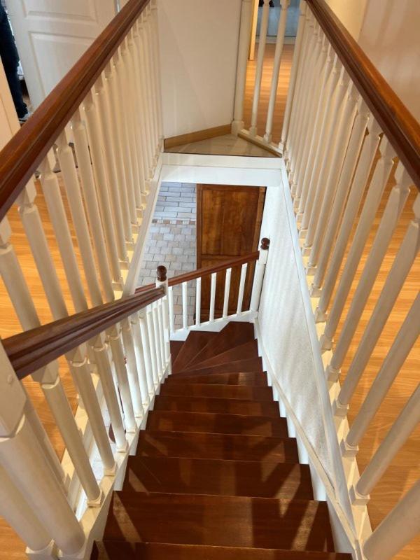 Villa - 300 m² - 10 pièces