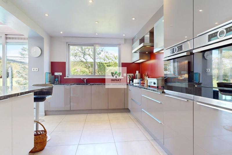 Villa - 231 m² - 8 pièces