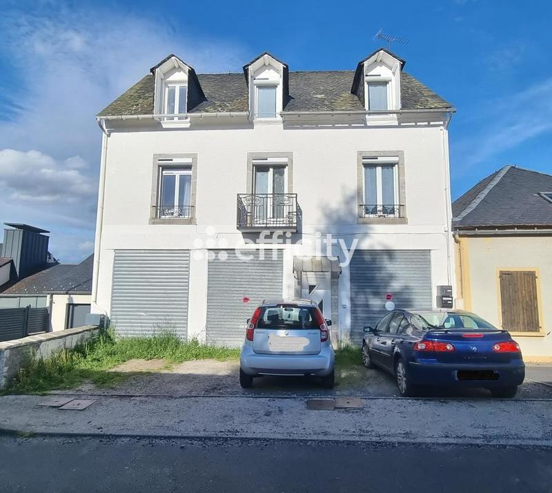 Immeuble - 150 m² - 10 pièces