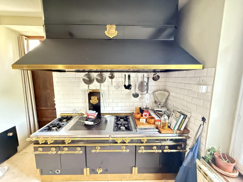 Maison - 460 m² - 10 pièces