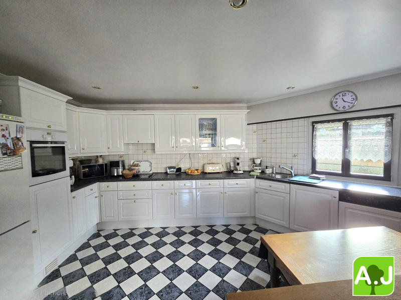 Maison - 137 m² - 5 pièces