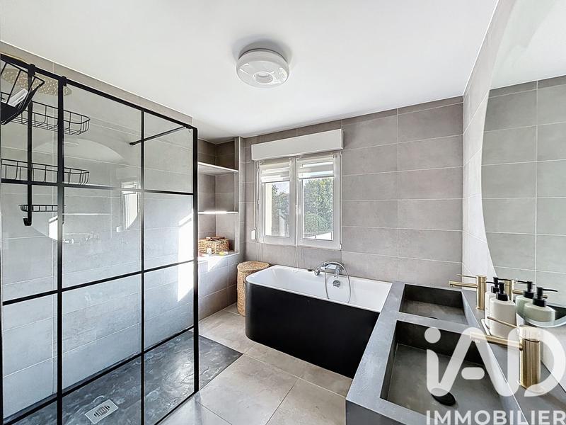 Maison - 170 m² - 5 pièces