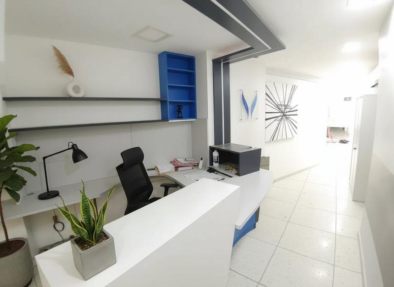 Local commercial - 300 m² - 3 pièces