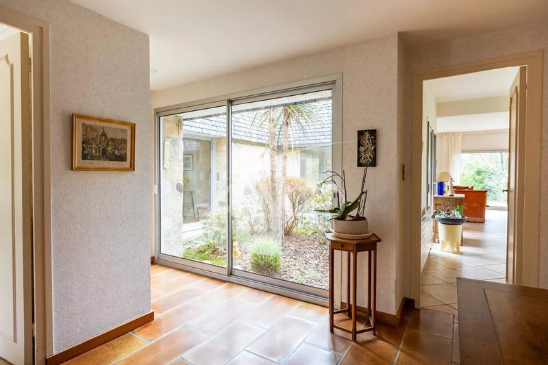 Maison - 182 m² - 9 pièces