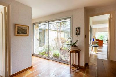 Maison - 182 m² - 9 pièces