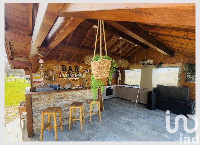 Maison - 370 m² - 7 pièces