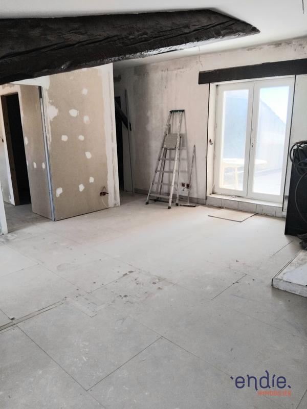 Maison - 228 m² - 10 pièces