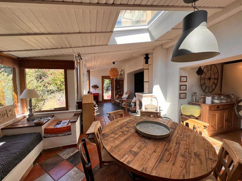 Maison - 280 m² - 8 pièces