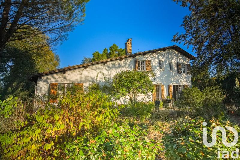 Maison - 251 m² - 10 pièces