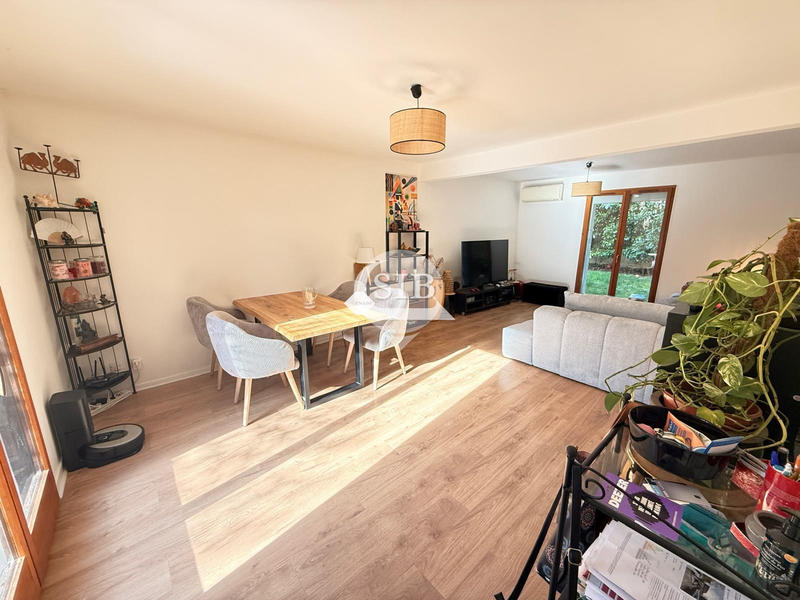 Maison traditionnelle - 93 m² - 4 pièces