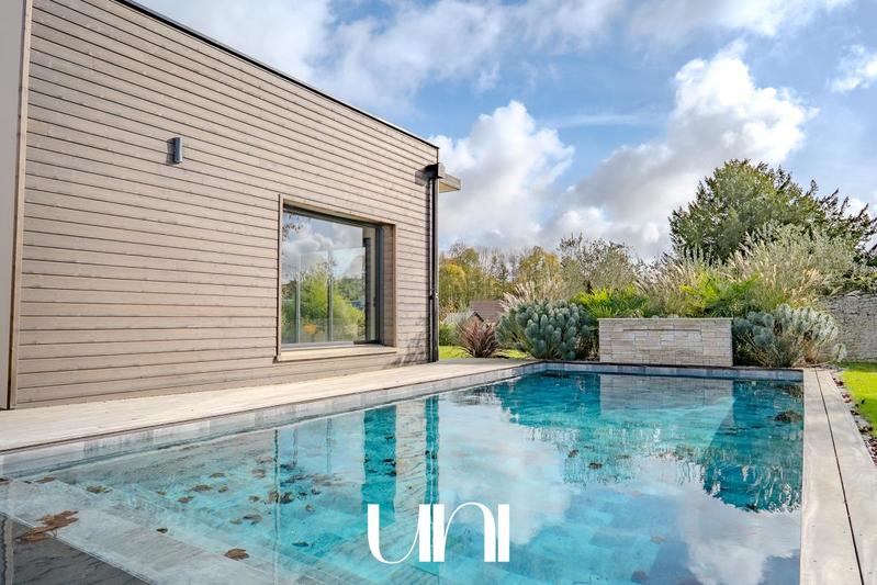 Maison - 300 m² - 6 pièces