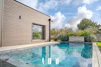 Maison - 300 m² - 6 pièces