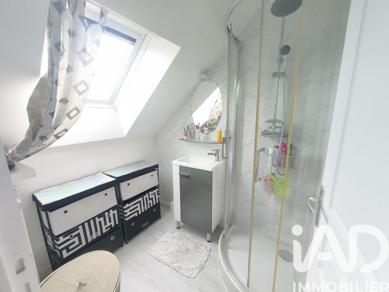 Maison - 250 m² - 8 pièces