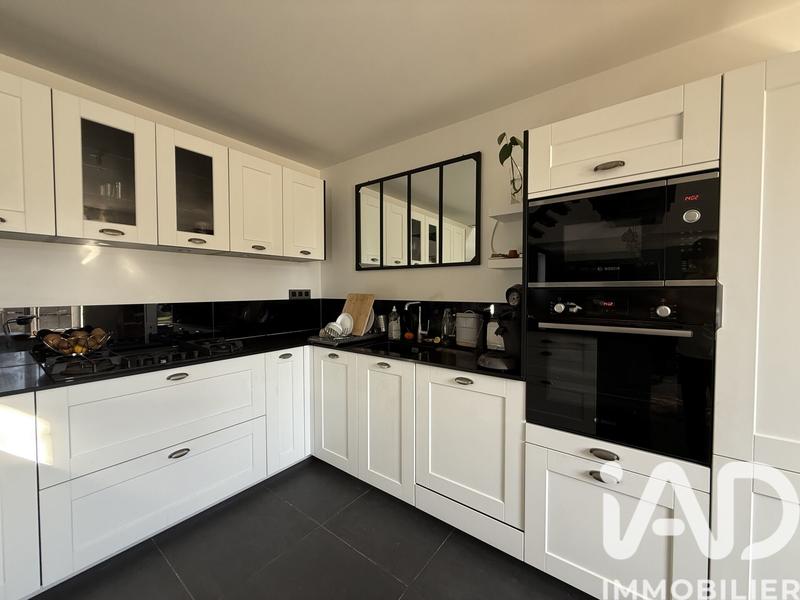 Maison - 178 m² - 8 pièces