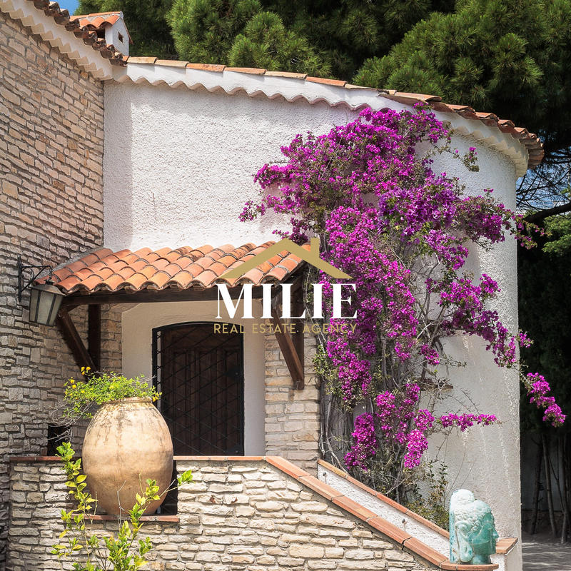 Villa - 350 m² - 8 pièces