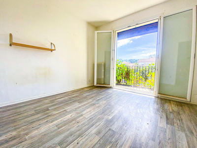 Maison - 230 m² - 9 pièces