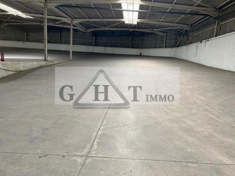 Entrepôt - 1 110 m²