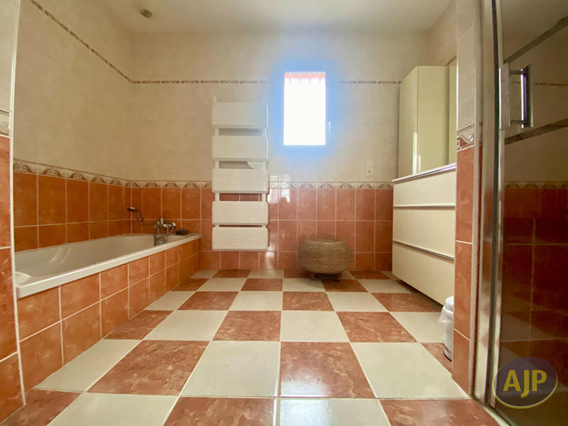 Maison - 135 m² - 6 pièces