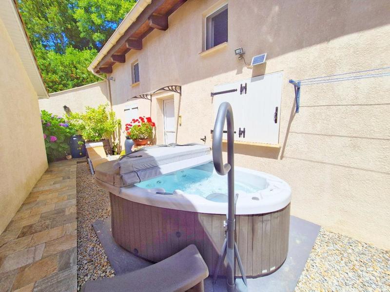 Maison - 200 m² - 6 pièces