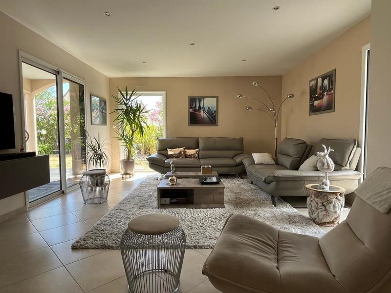 Maison - 198 m² - 7 pièces