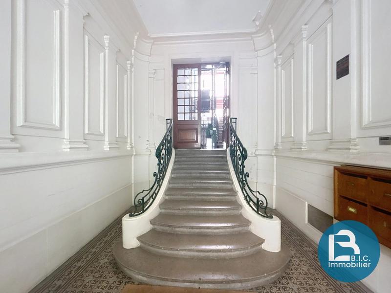 Local d'activités - 276 m²